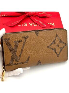 Louis Vuitton Monogram Giant Zippy Wallet